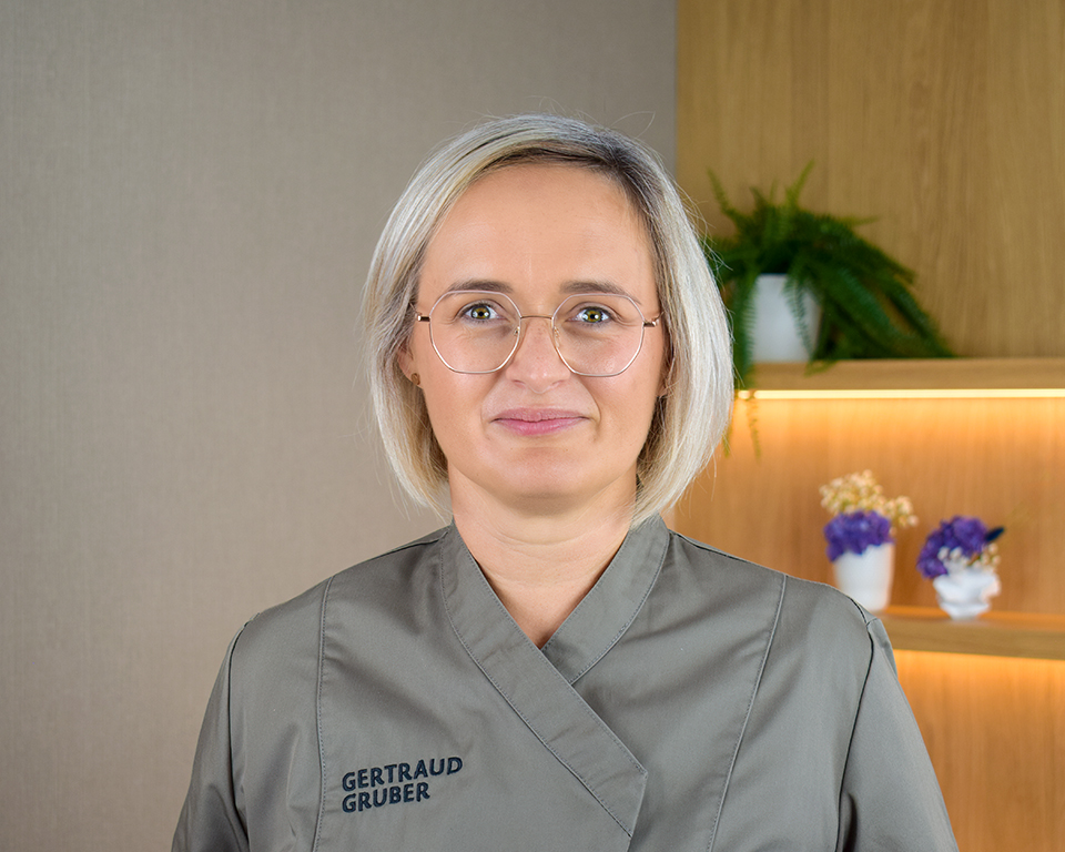 Eine von 1200 Gertraud Gruber Fachkosmetikerinnen
